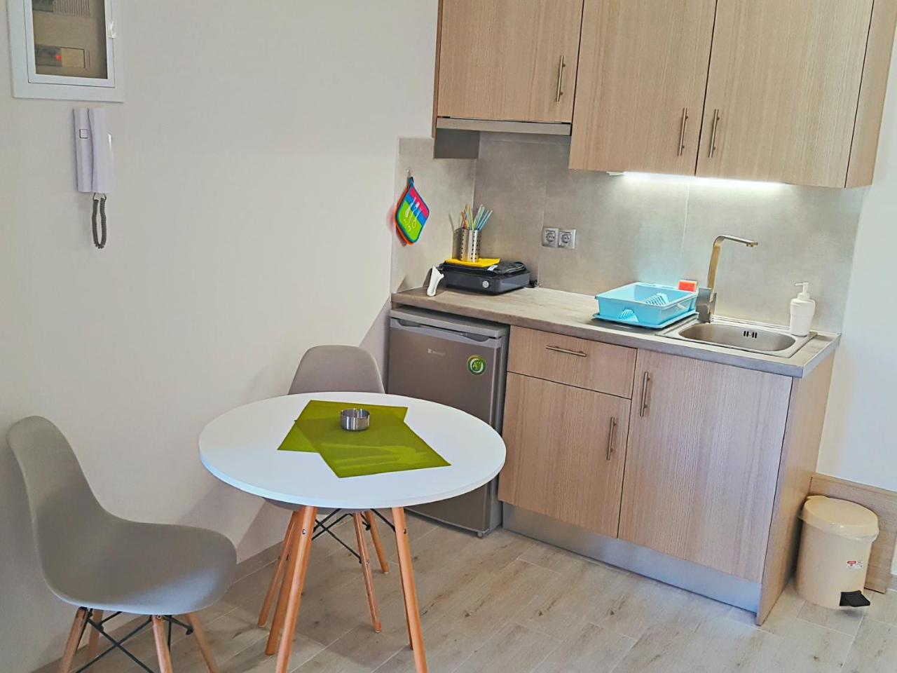 Minimalistic Studio Apartments イラクリオン エクステリア 写真